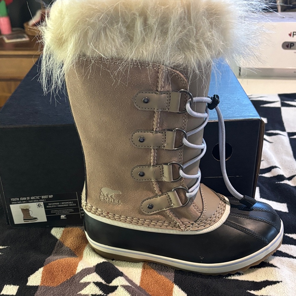 Sorel Youth Joan of Artic Boots with Faux Fur